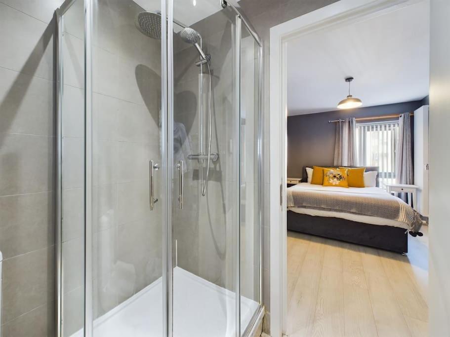 Donegall Sq Apt At City Gate, Belfast City Centre ภายนอก รูปภาพ