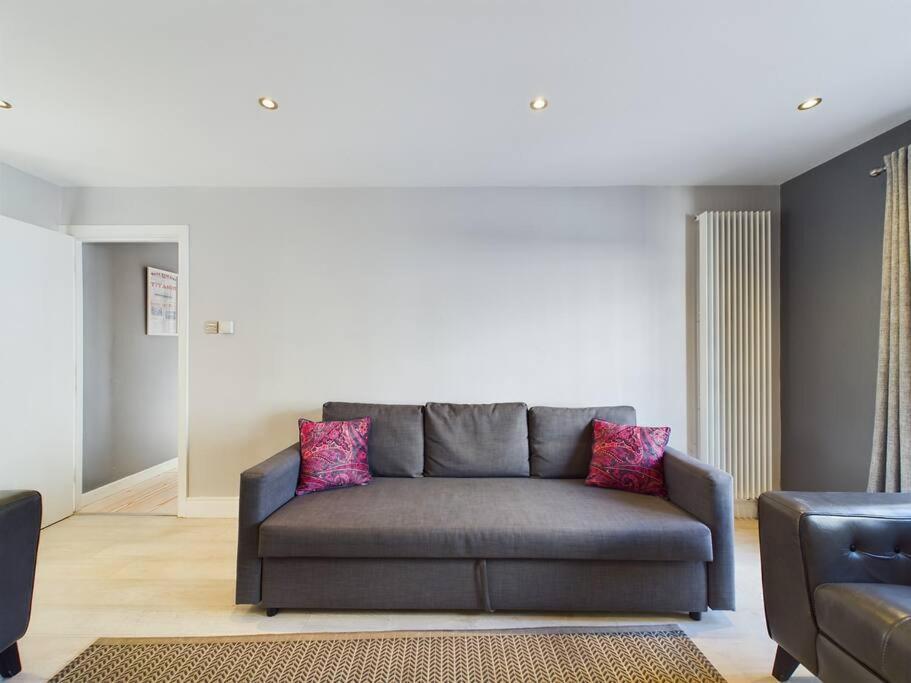 Donegall Sq Apt At City Gate, Belfast City Centre ภายนอก รูปภาพ